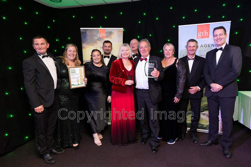 AWA 124 
 South West Farmer awards night 2023 at the Somerset County Cricket Club, Taunton Pictured The Darke family take home the South West Farmer of The Year award presented by NFUM - Nick Turner, NFU Mutual CEO